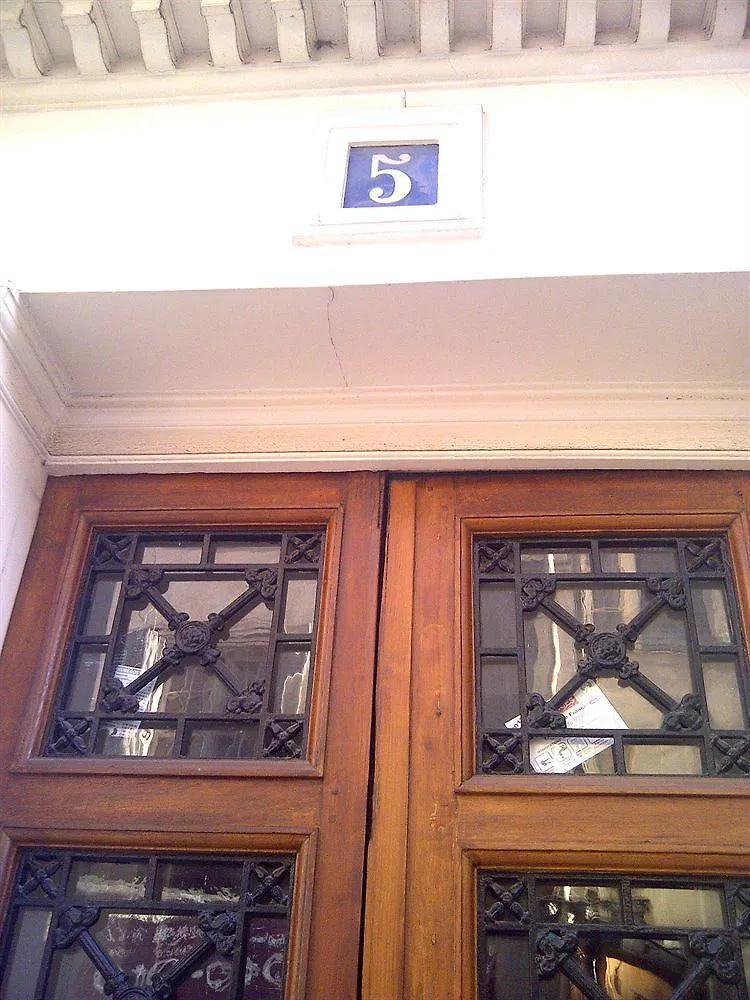 Saint Germain Des Pres Apartment Apartment