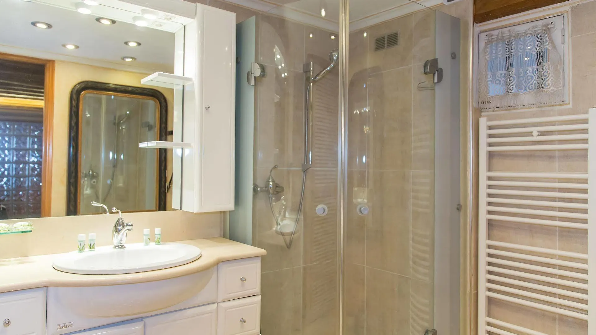 Saint Germain Des Pres Apartment Apartment